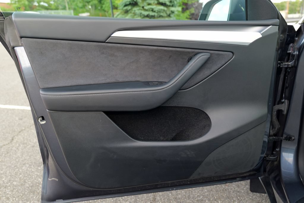 Used 2023 Tesla Model Y Long Range AWD/4WD image 17