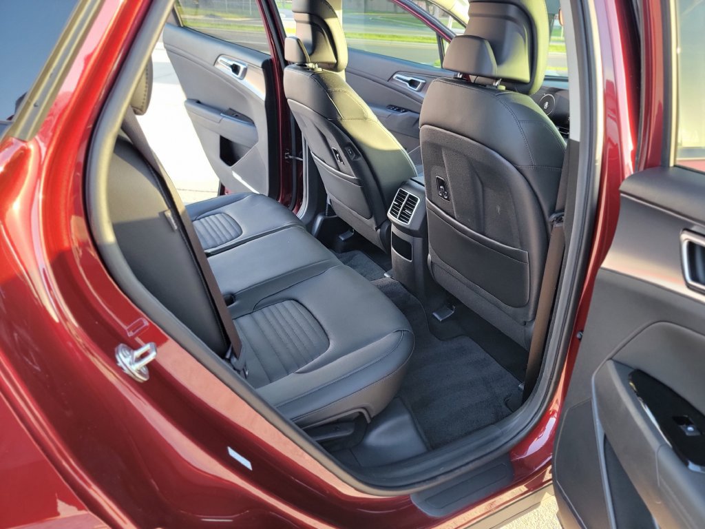 Used 2025 Kia Sportage SX FWD image 15