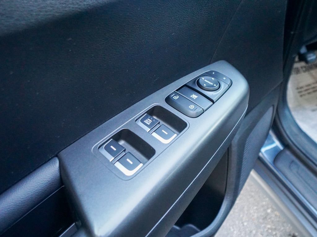 Used 2022 Kia Sportage LX image 13