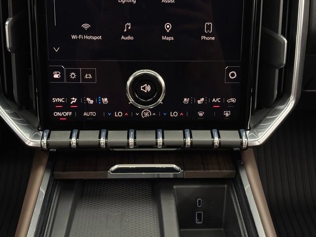 New 2026 GMC Acadia Denali Ultimate w/ LPO, Floor Liner Package AWD/4WD image 34