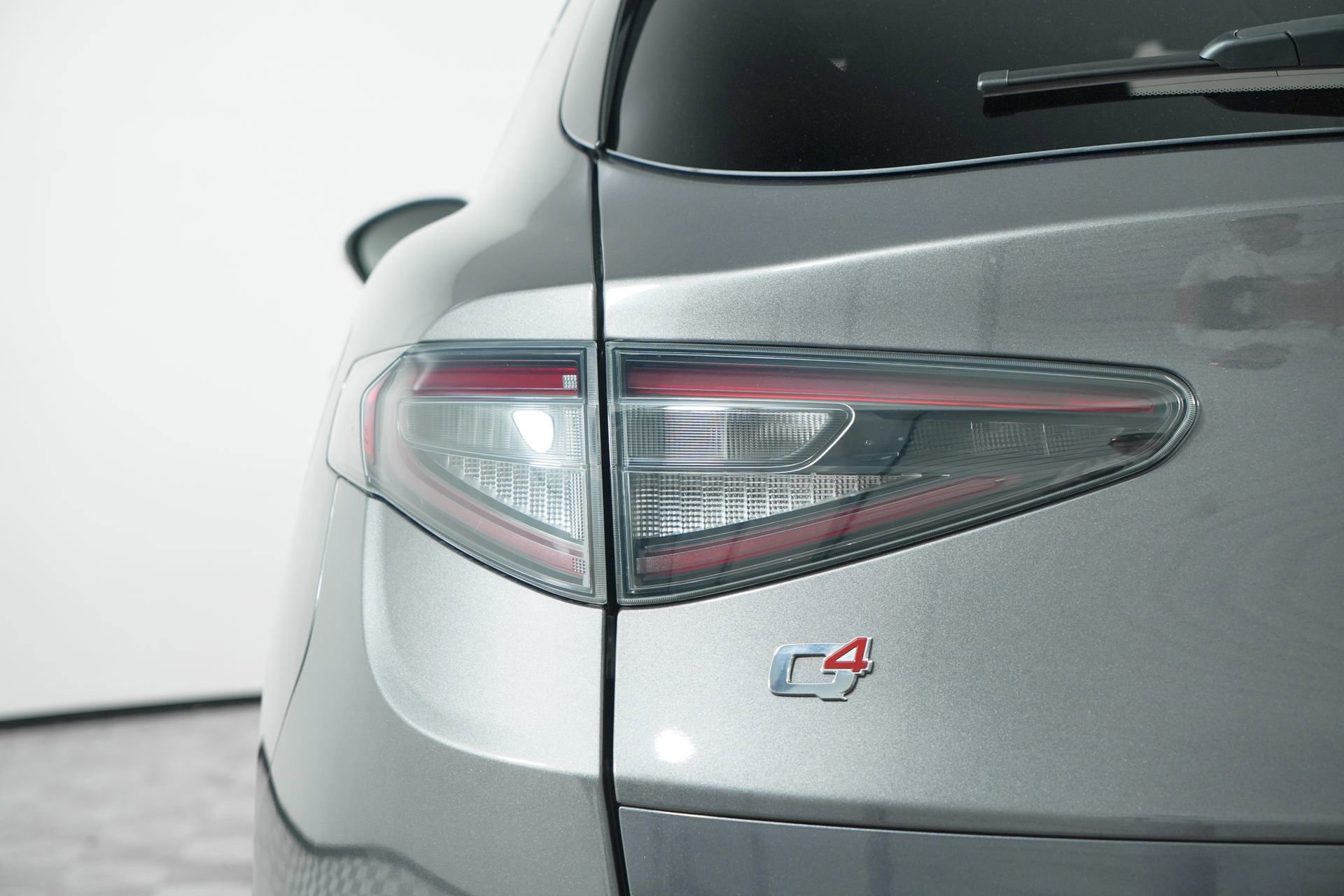 New 2025 Alfa Romeo Stelvio Sprint image 14