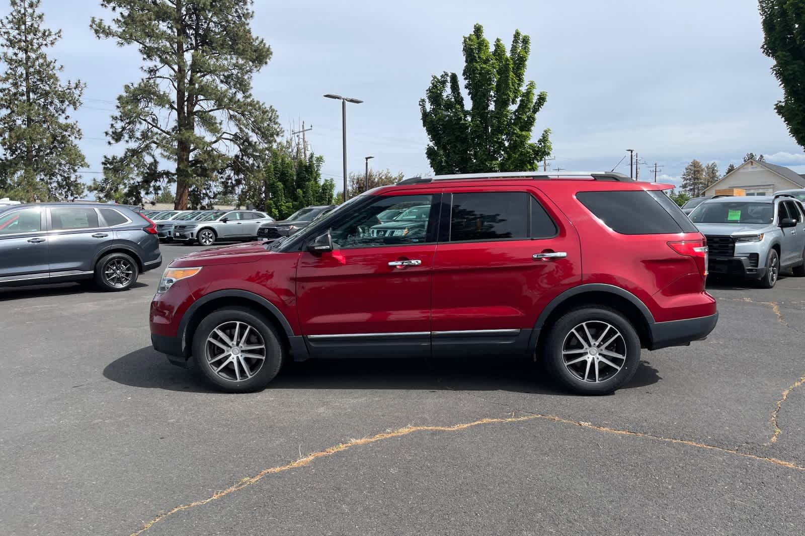 Used 2015 Ford Explorer XLT w/ Equipment Group 202A AWD/4WD video 2