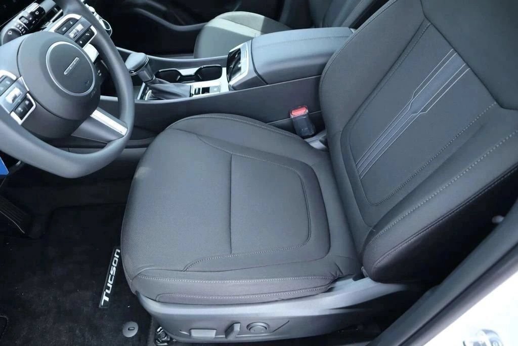 Certified 2025 Hyundai Tucson SEL AWD/4WD image 10