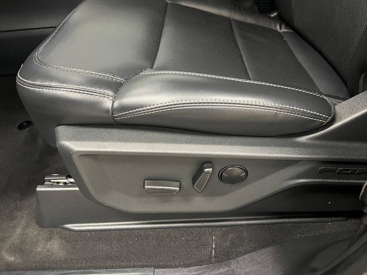 Used 2025 Ford Expedition Max Platinum AWD/4WD image 25
