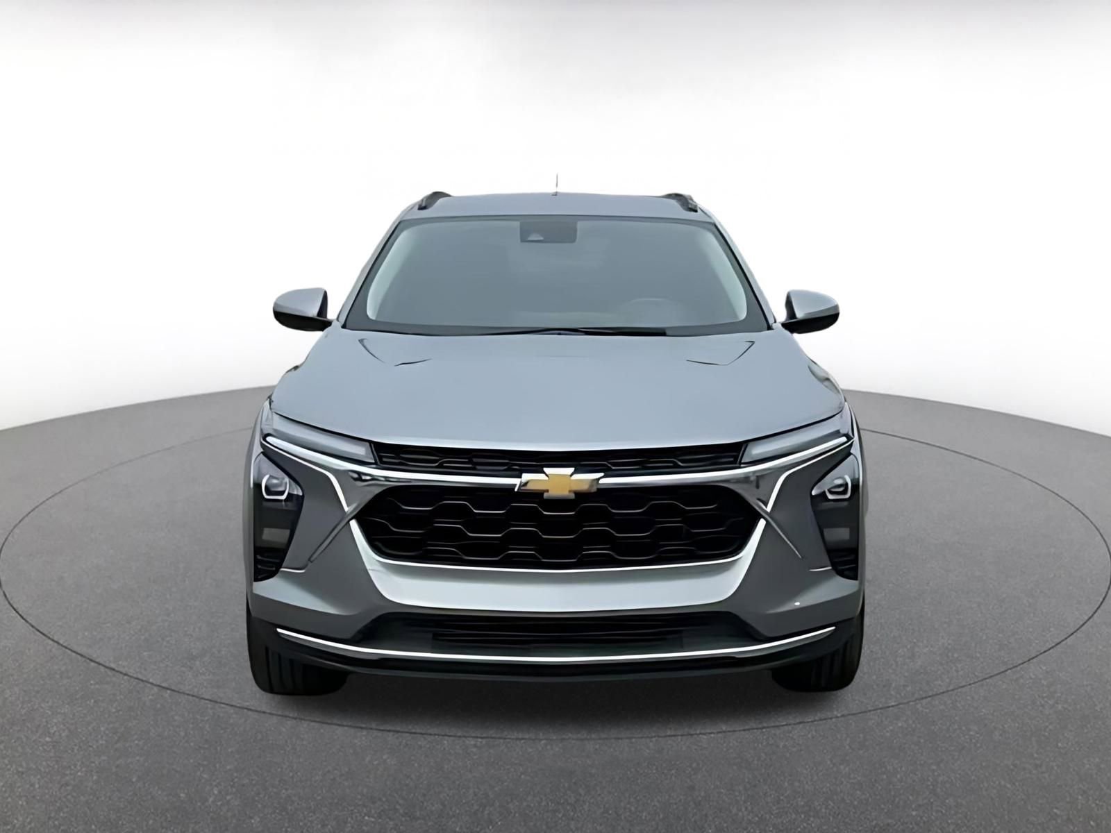 Used 2025 Chevrolet Trax LT image 4