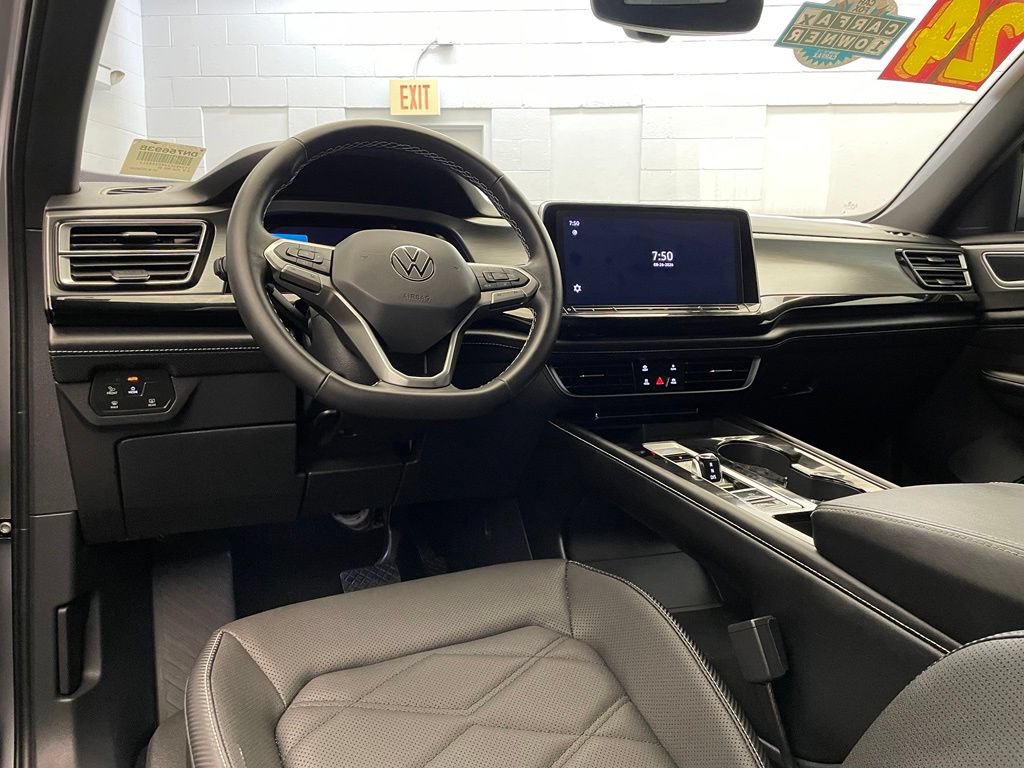 Used 2024 Volkswagen Atlas Cross Sport SE FWD image 15