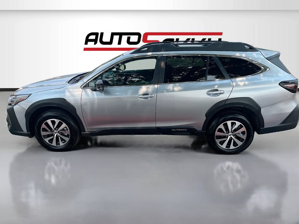 Used 2025 Subaru Outback Premium AWD/4WD image 4