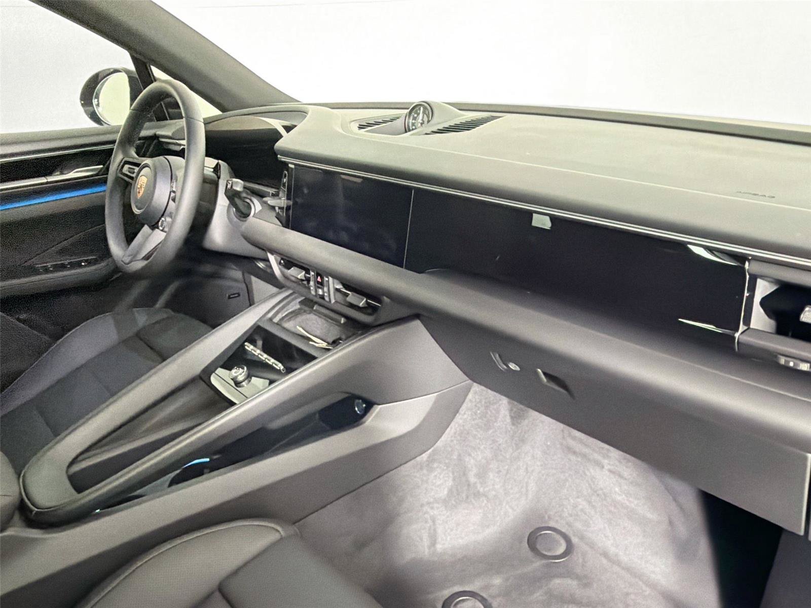 Certified 2026 Porsche Macan 4 Electric AWD/4WD image 29
