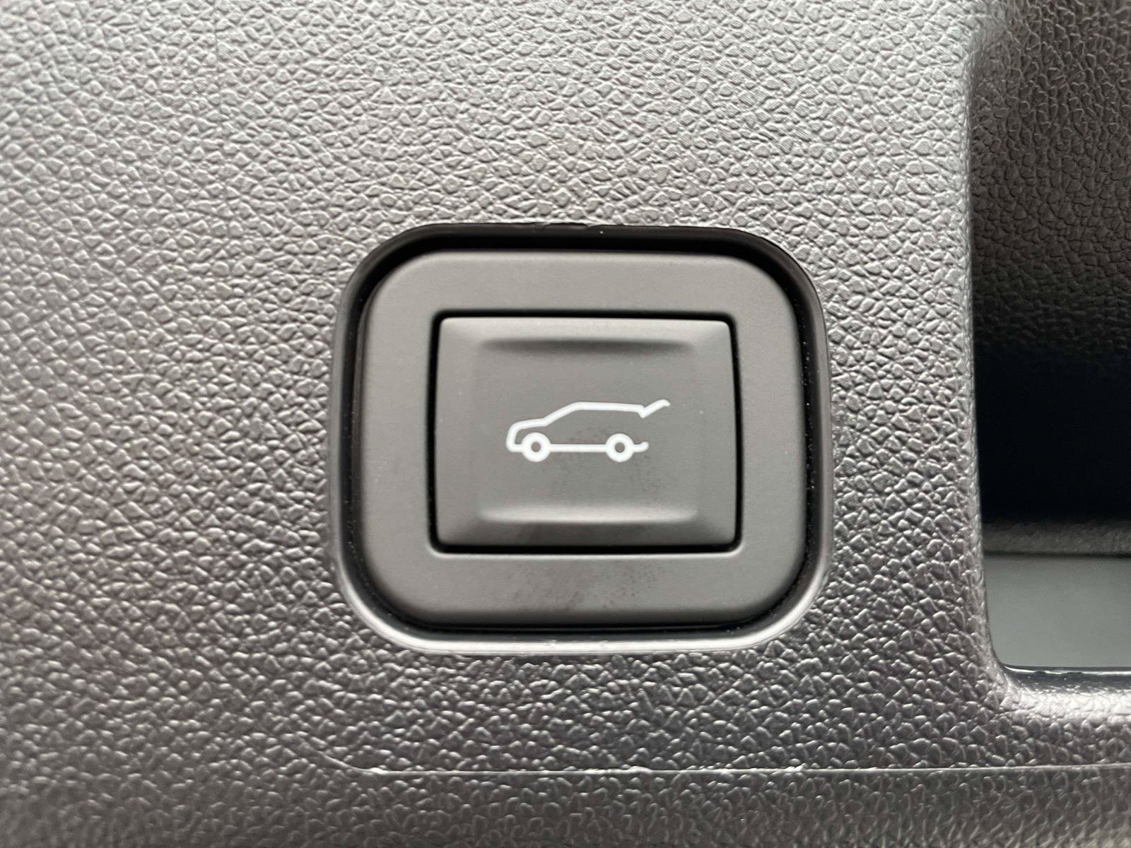 Certified 2026 Chevrolet Equinox EV RS FWD image 19