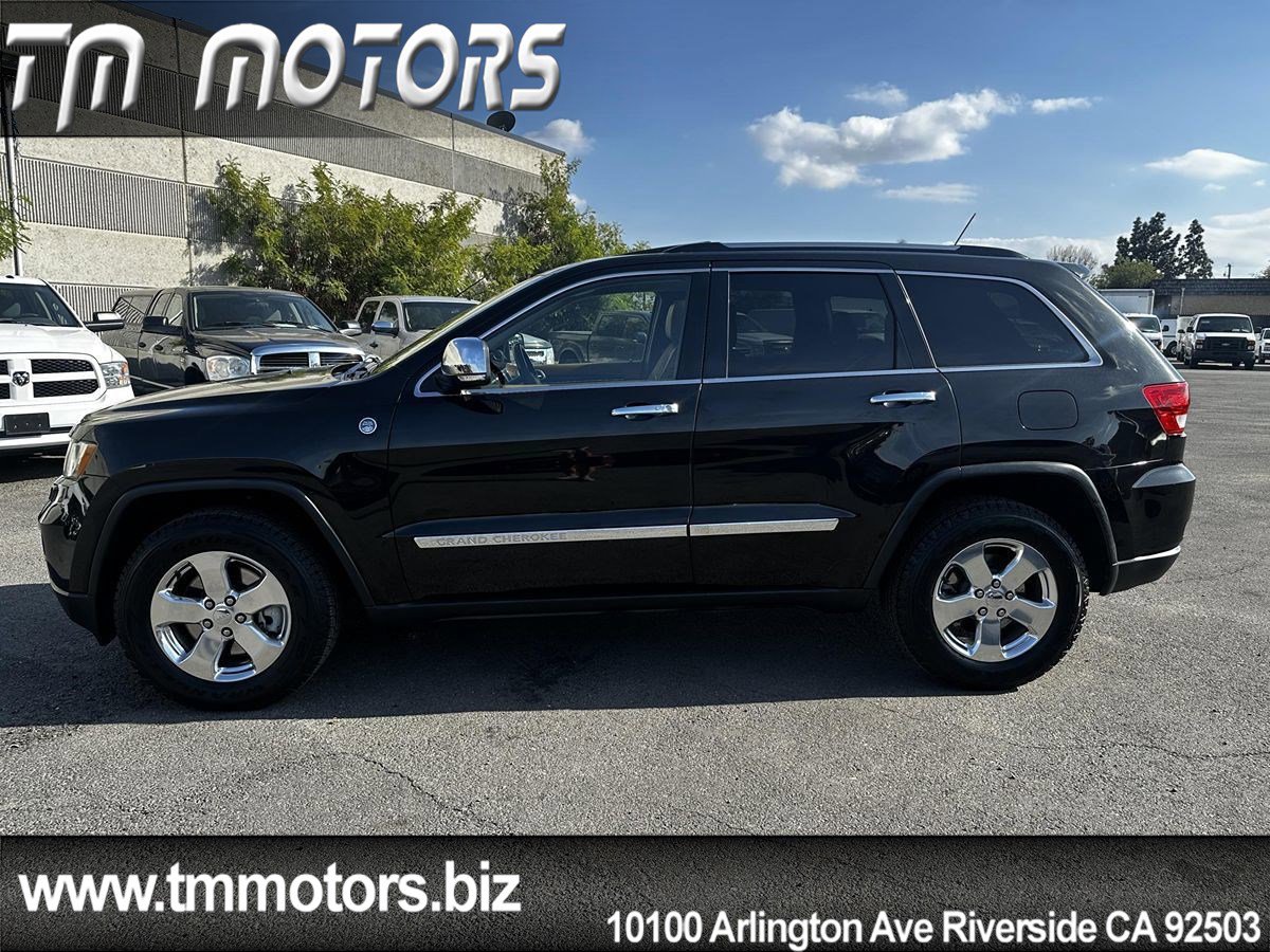 Used 2013 Jeep Grand Cherokee Overland Summit AWD/4WD image 3