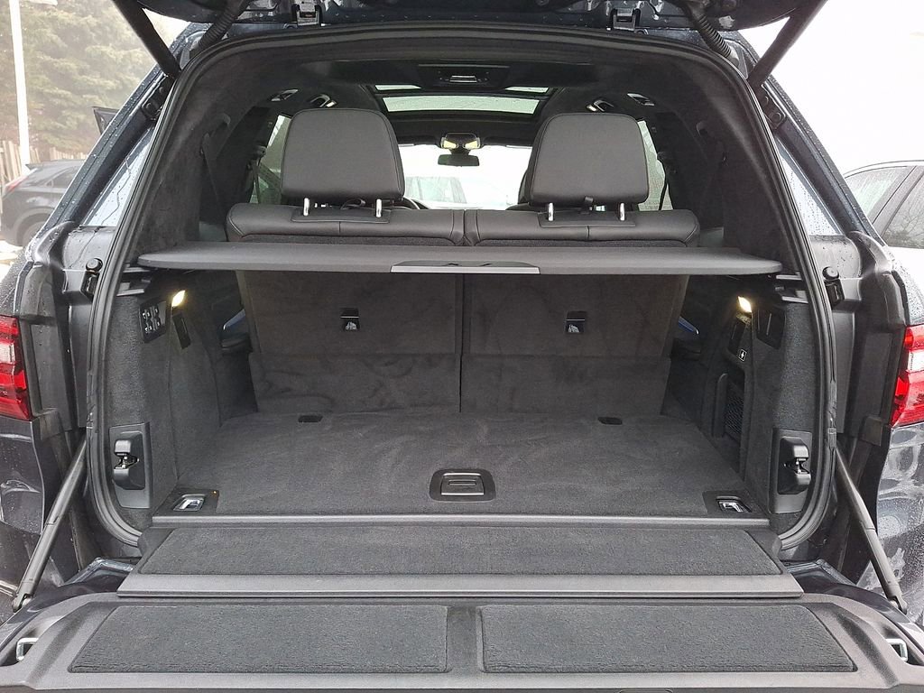 Certified 2022 BMW X7 xDrive40i w/ Executive Package image 28