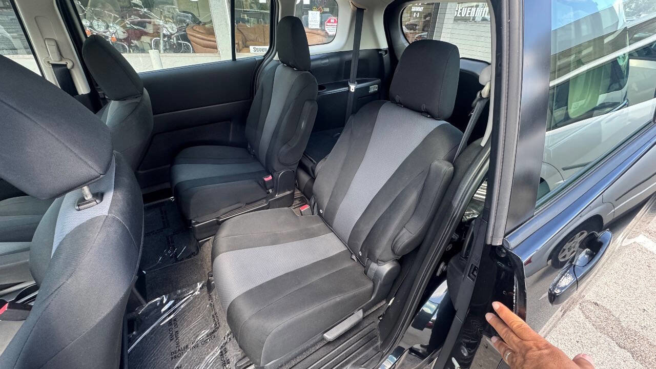 Used 2013 MAZDA MAZDA5 Sport image 10