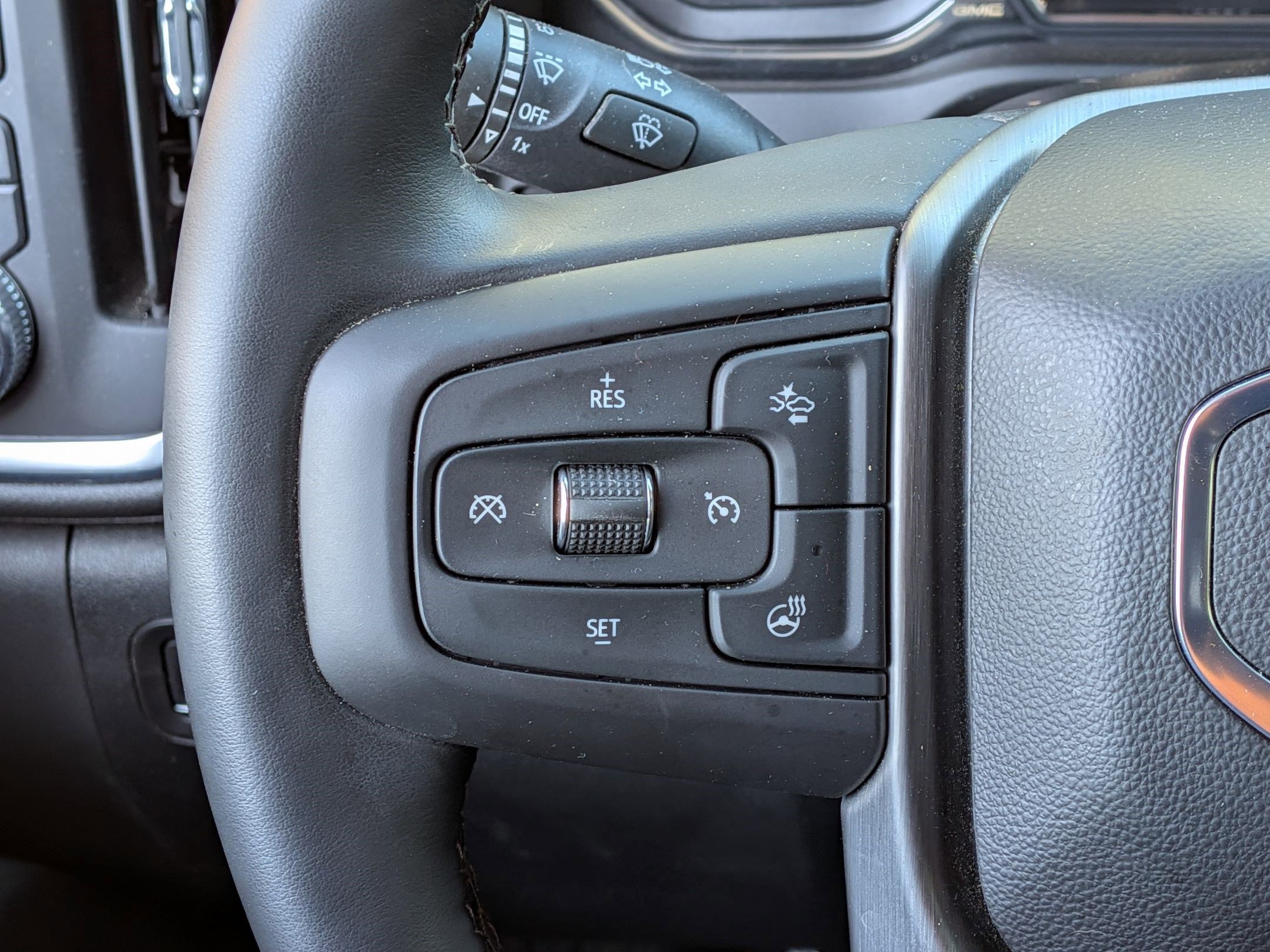 Used 2023 GMC Sierra 2500 Denali w/ Denali Black Diamond Edition image 21