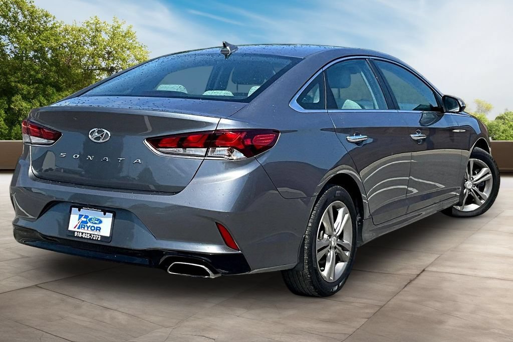 Used 2019 Hyundai Sonata SEL w/ Tech Package 02 FWD image 2
