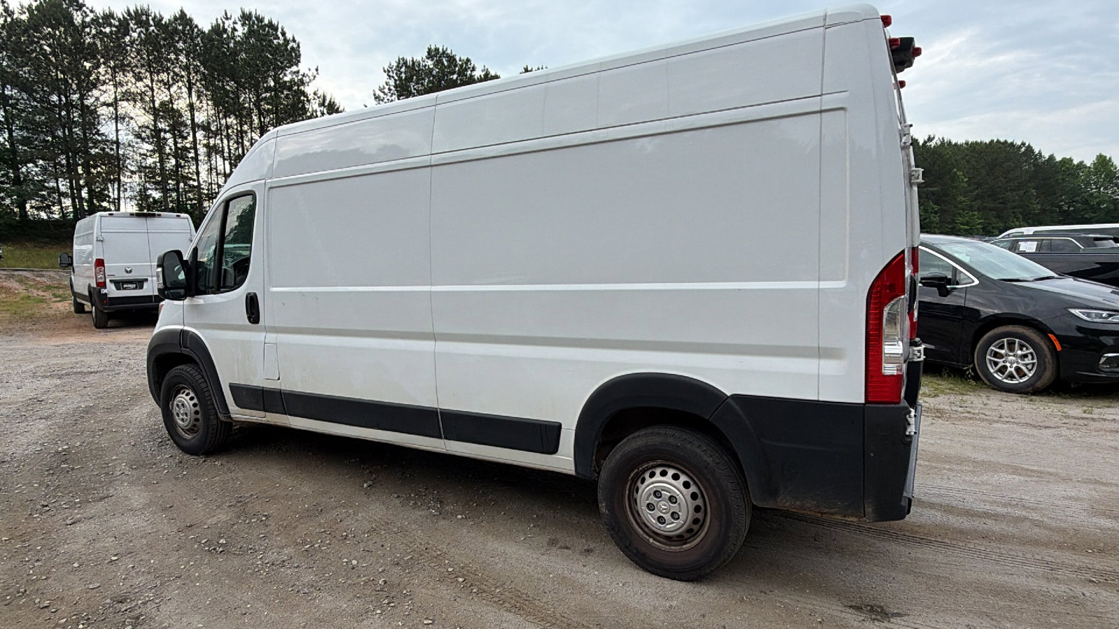 Used 2024 RAM ProMaster 2500 w/ Convenience Group FWD image 10