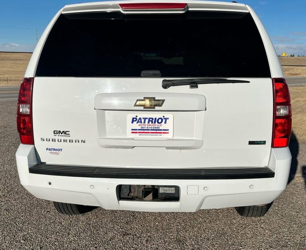 Used 2010 Chevrolet Suburban LT AWD/4WD image 4