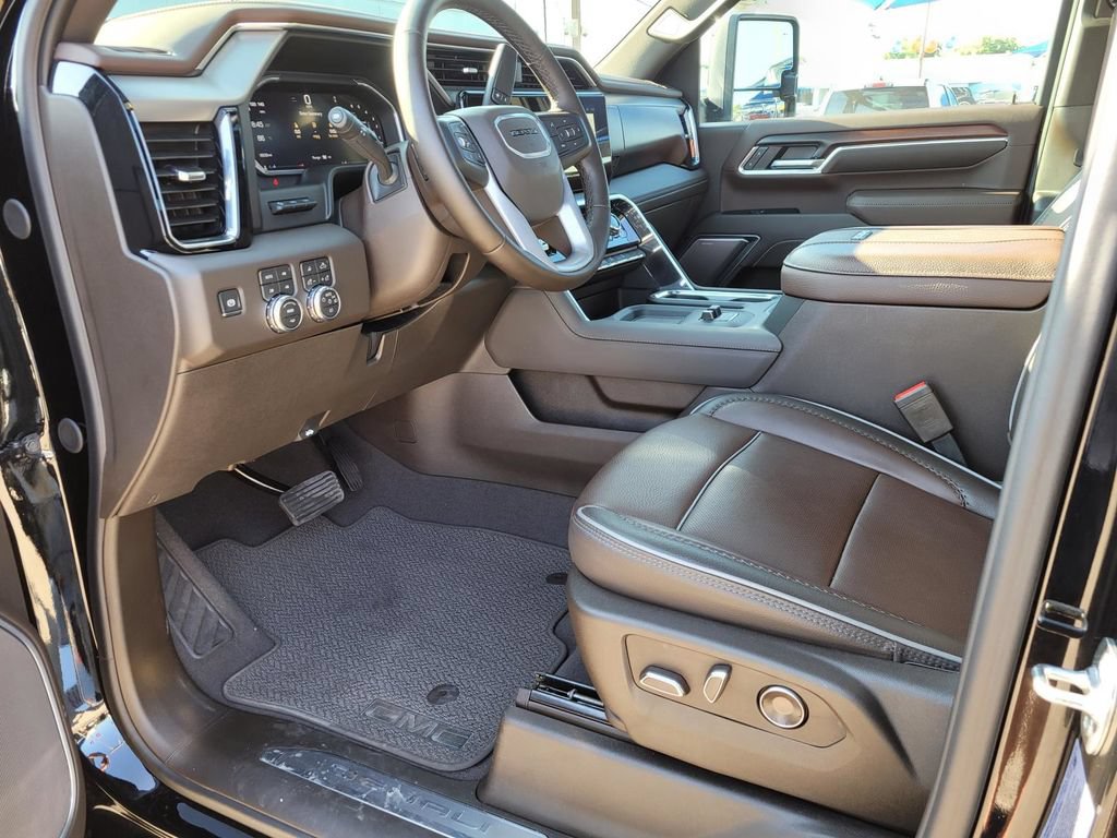 Used 2026 GMC Sierra 2500 Denali w/ Denali Reserve Package AWD/4WD image 2