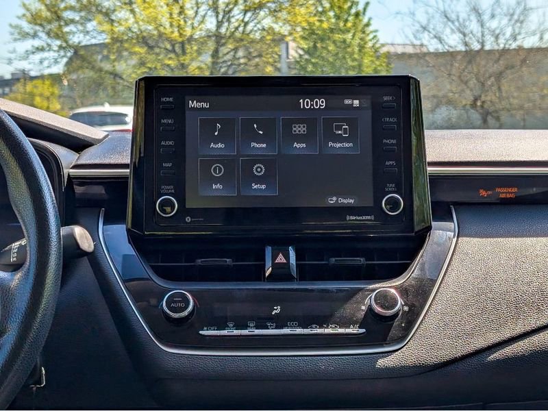 Used 2022 Toyota Corolla LE FWD image 22