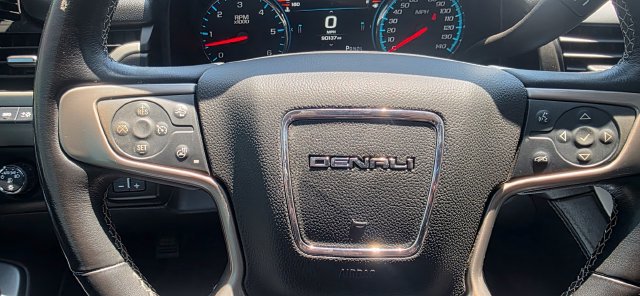 Used 2020 GMC Yukon Denali w/ Denali Premium Package AWD/4WD image 22
