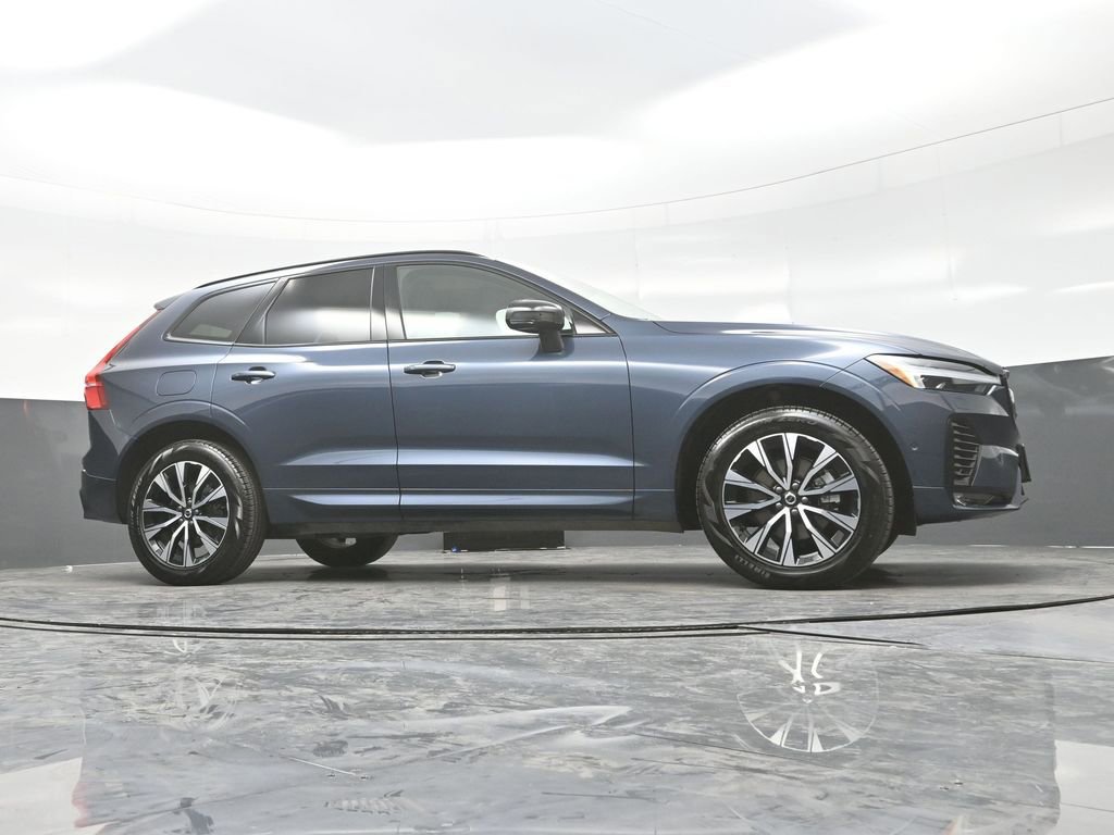 Used 2025 Volvo XC60 B5 Plus AWD/4WD image 26