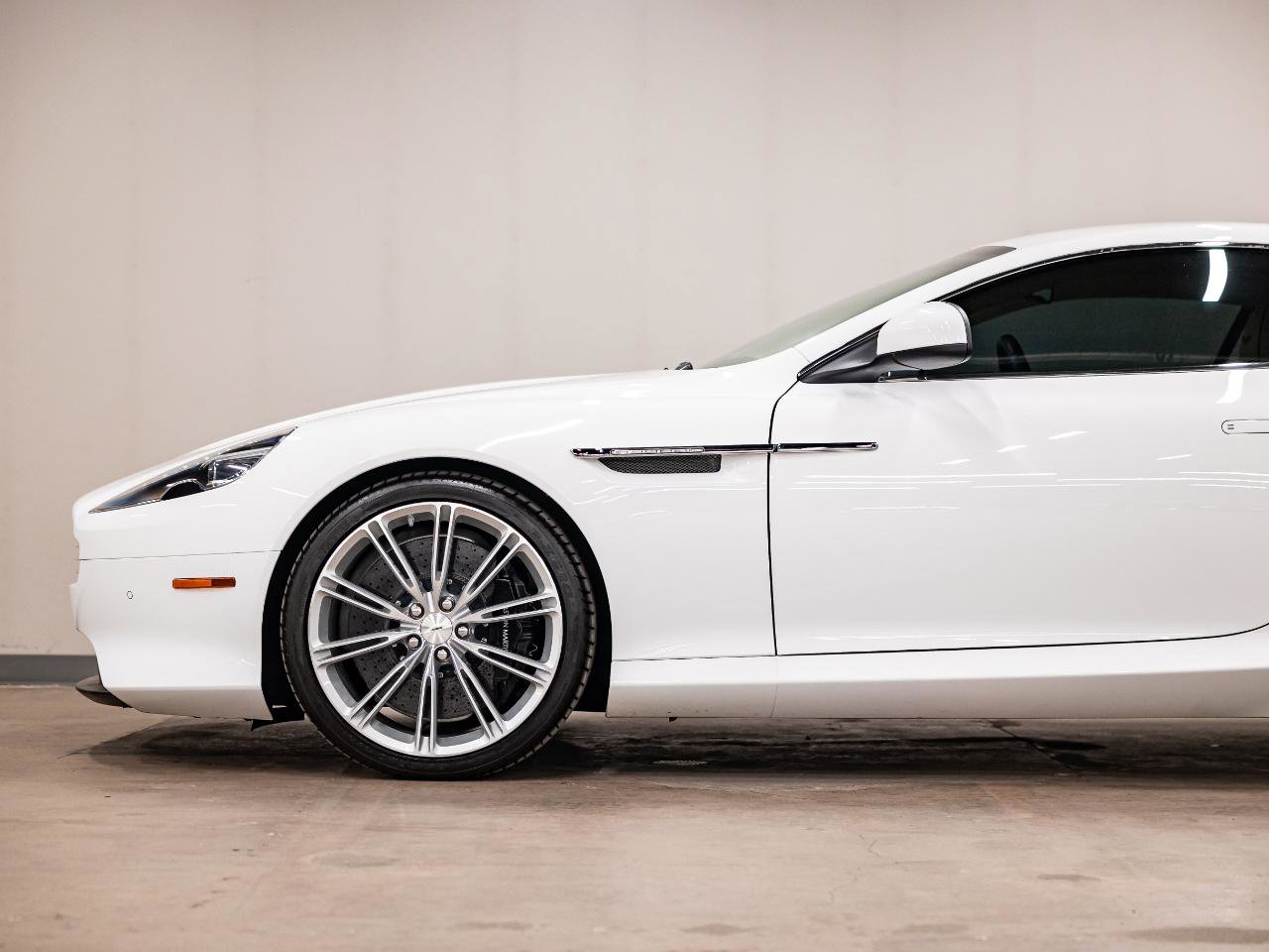Used 2012 Aston Martin Virage Coupe image 20