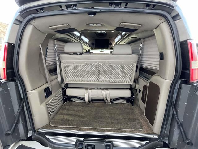 Used 2015 Chevrolet Express 2500 Extended image 10