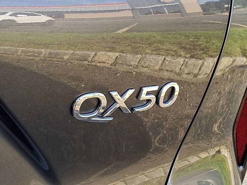 Used 2025 INFINITI QX50 Luxe AWD/4WD image 32