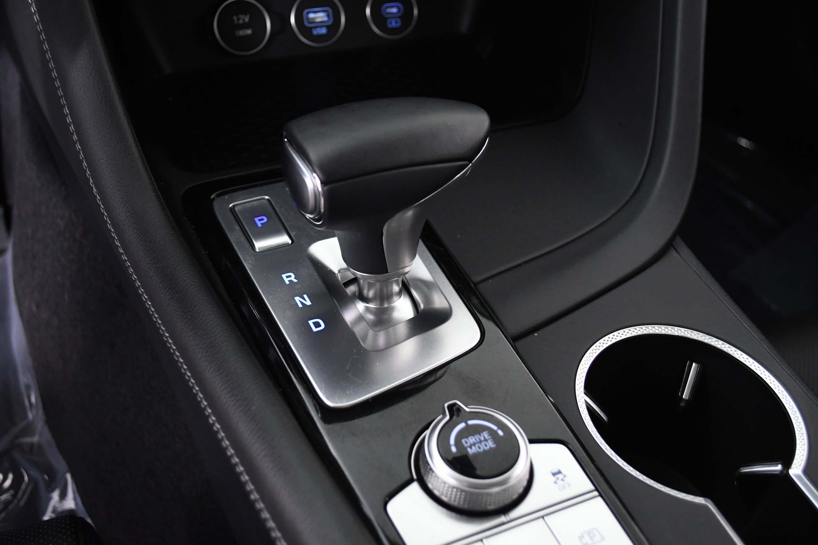 Used 2025 Genesis G70 2.5T image 14