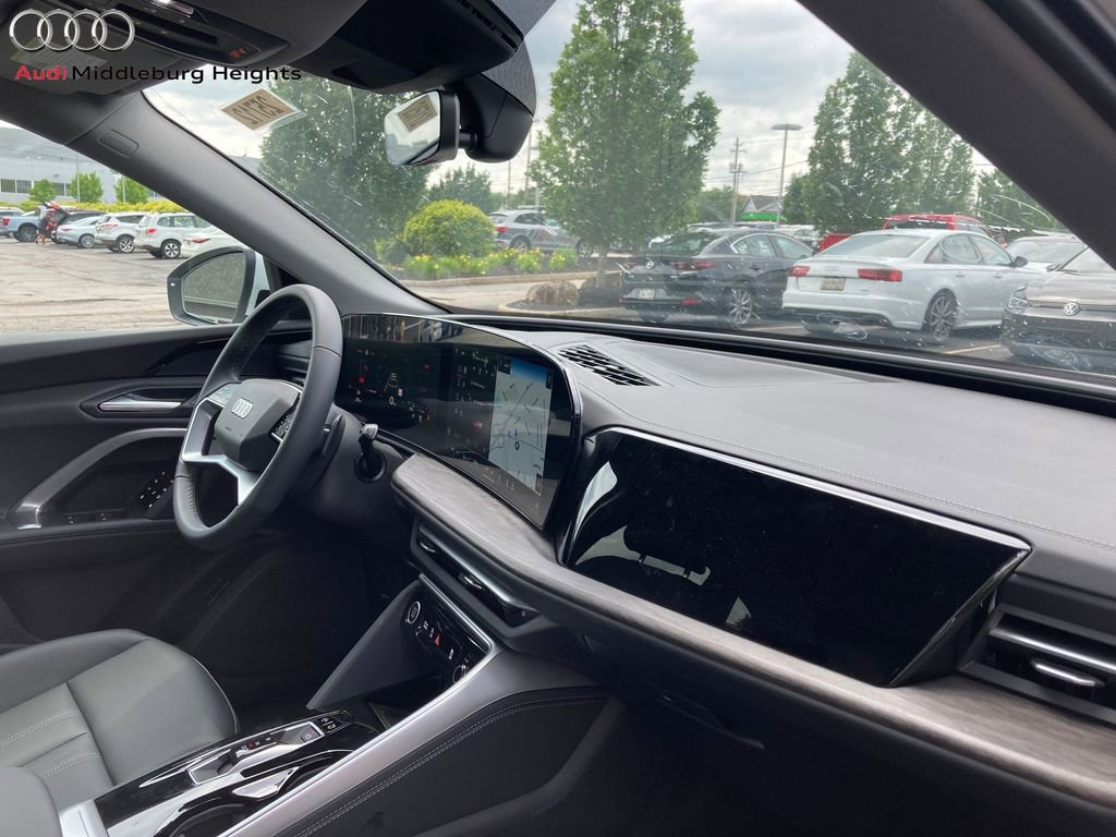 New 2025 Audi Q5 Premium Plus image 18