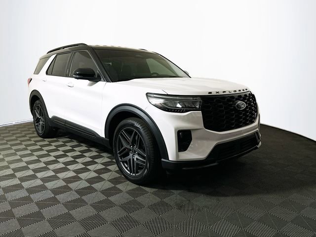 Used 2025 Ford Explorer ST RWD image 1