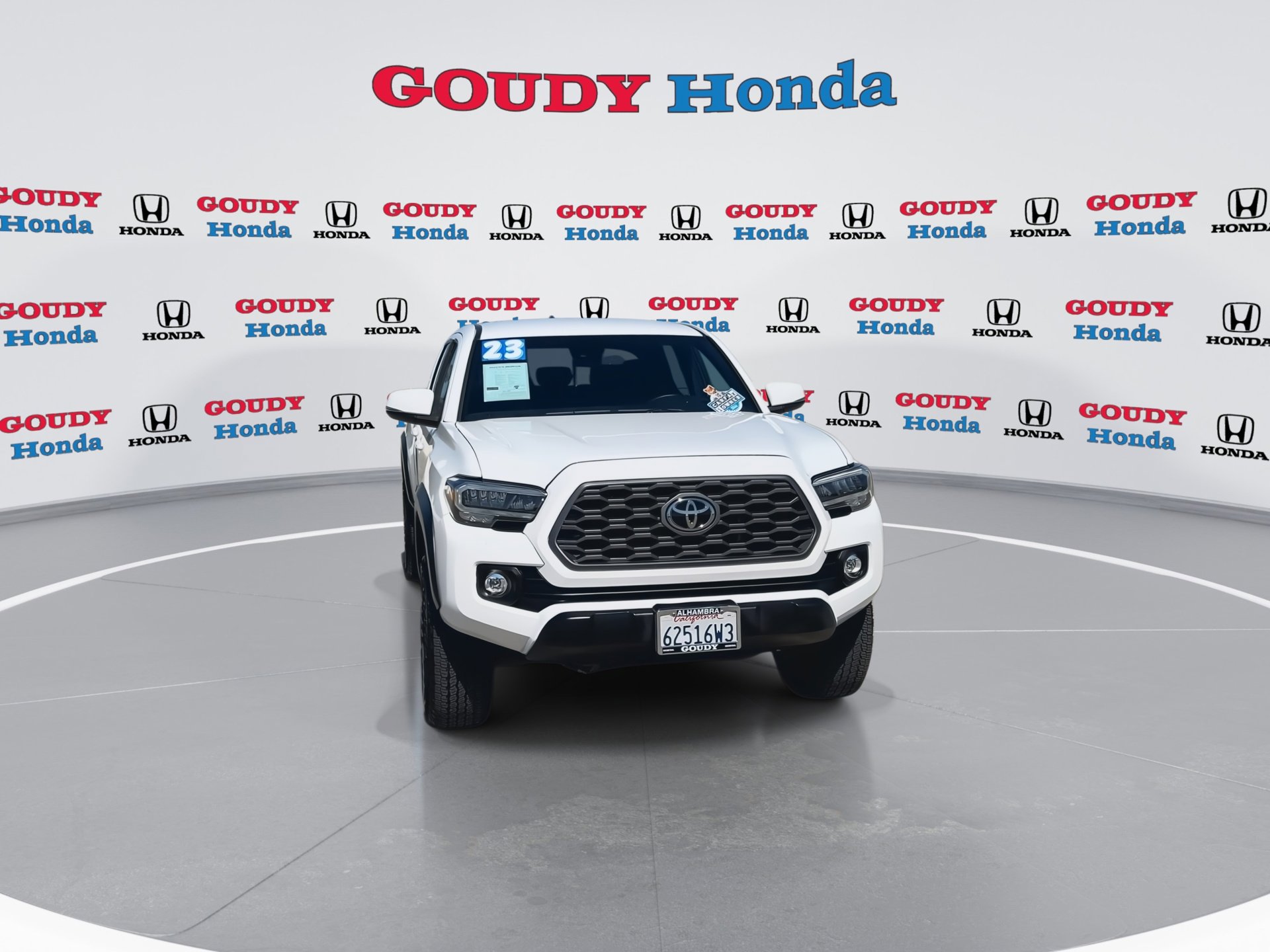 Used 2023 Toyota Tacoma TRD Off-Road AWD/4WD image 3