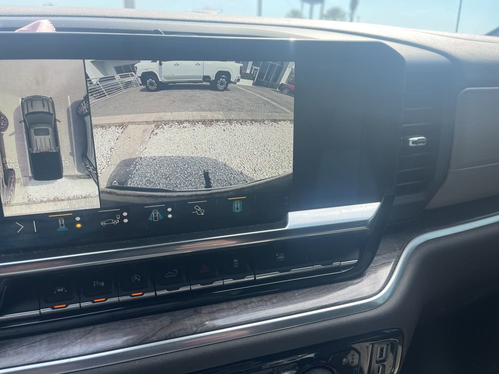 Used 2023 Chevrolet Silverado 1500 LTZ AWD/4WD image 19