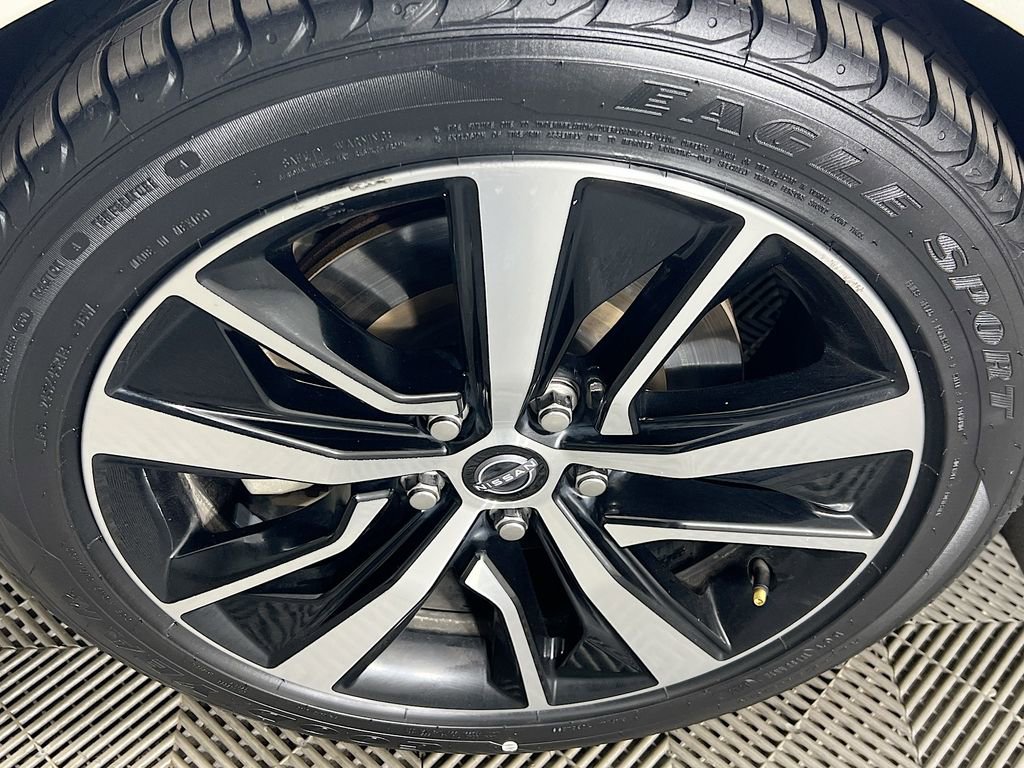 Used 2023 Nissan Maxima SV w/ Floor Mat Group FWD image 32