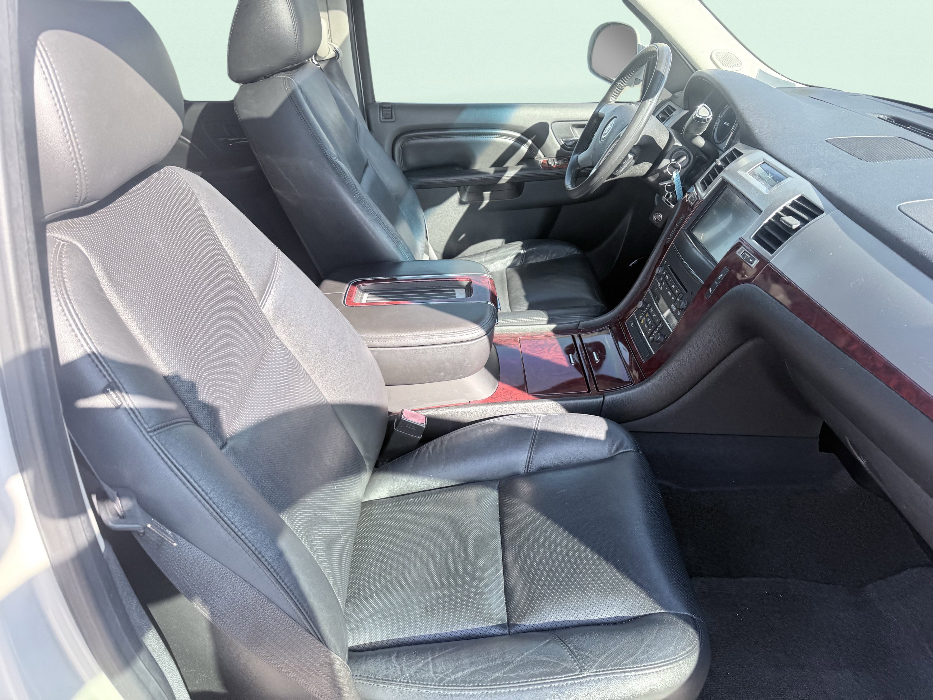 Used 2012 Cadillac Escalade Luxury RWD image 46