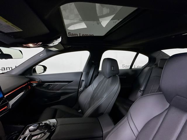 Used 2025 BMW 530i xDrive w/ Premium Package image 20