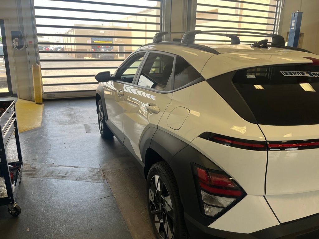 Used 2025 Hyundai Kona SEL AWD/4WD image 4