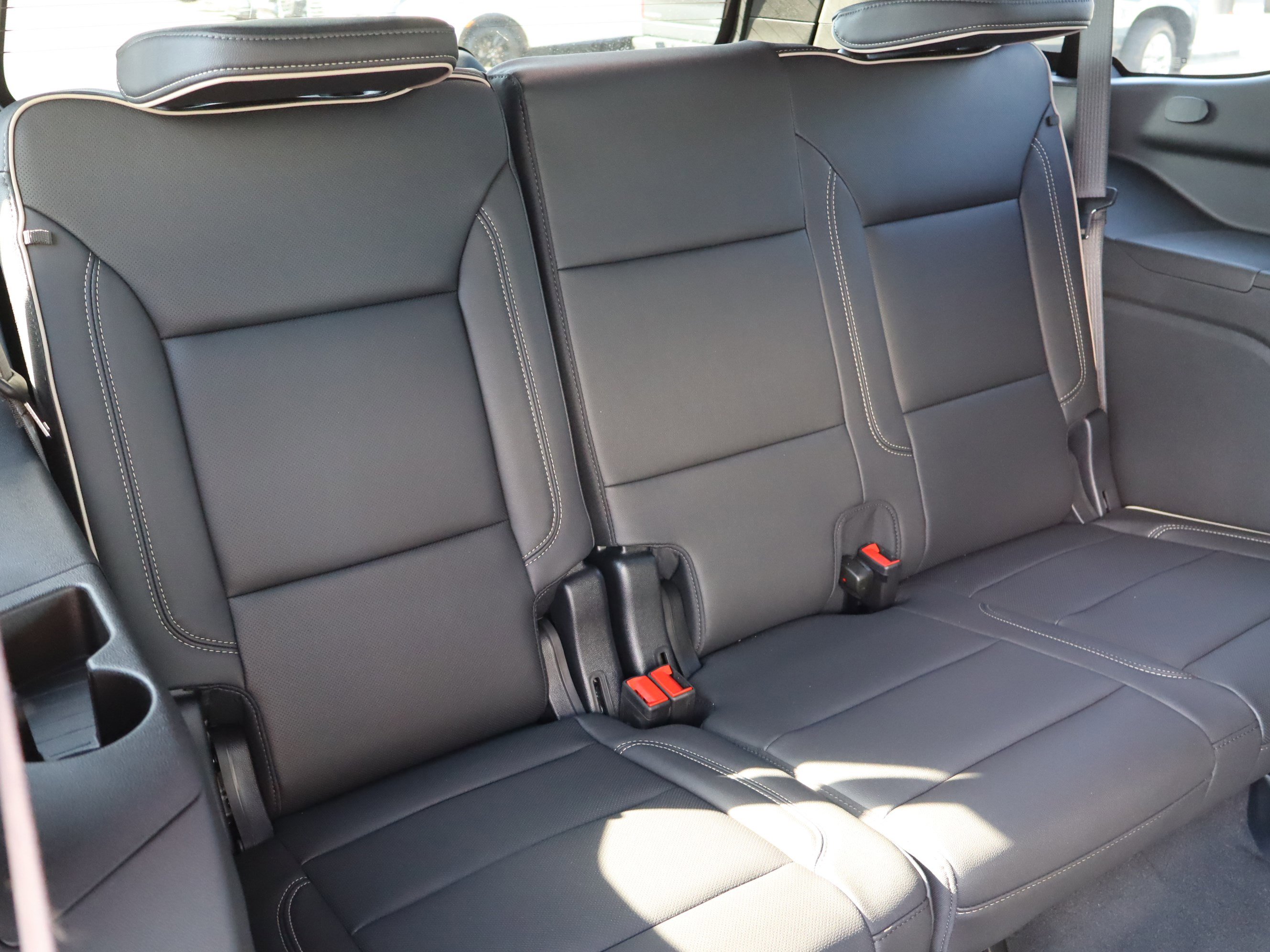 Used 2025 Chevrolet Tahoe Premier AWD/4WD image 38