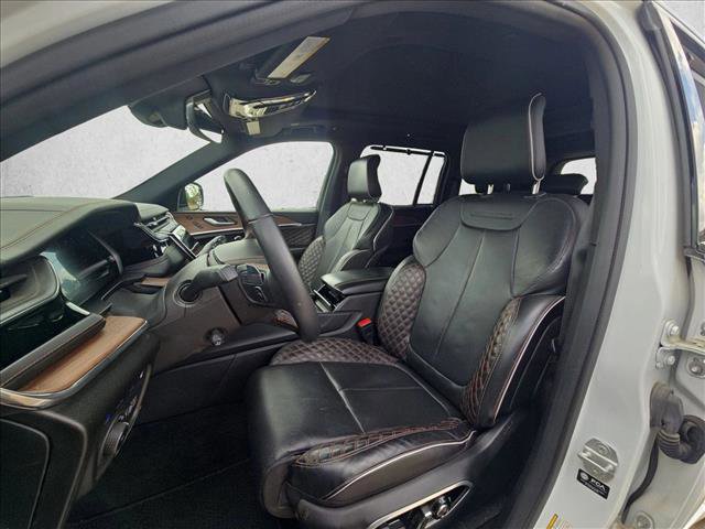 Used 2022 Jeep Grand Cherokee Summit w/ Luxury Tech Group V AWD/4WD image 15