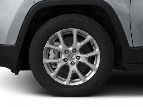 Used 2018 Jeep Cherokee Latitude w/ Altitude Package image 14