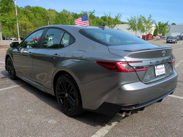 Used 2025 Toyota Camry SE w/ Convenience Package image 6