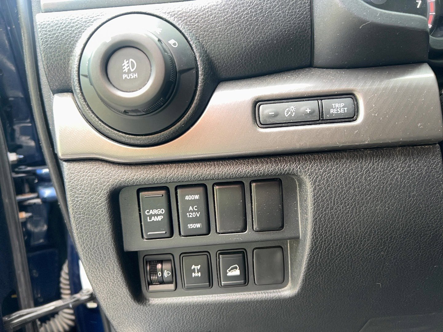Used 2021 Nissan Titan PRO-4X w/ Pro-4x Utility Package AWD/4WD image 13
