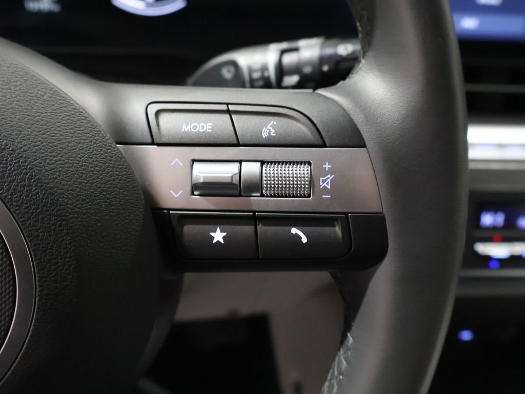 Used 2025 Hyundai Kona SEL image 37