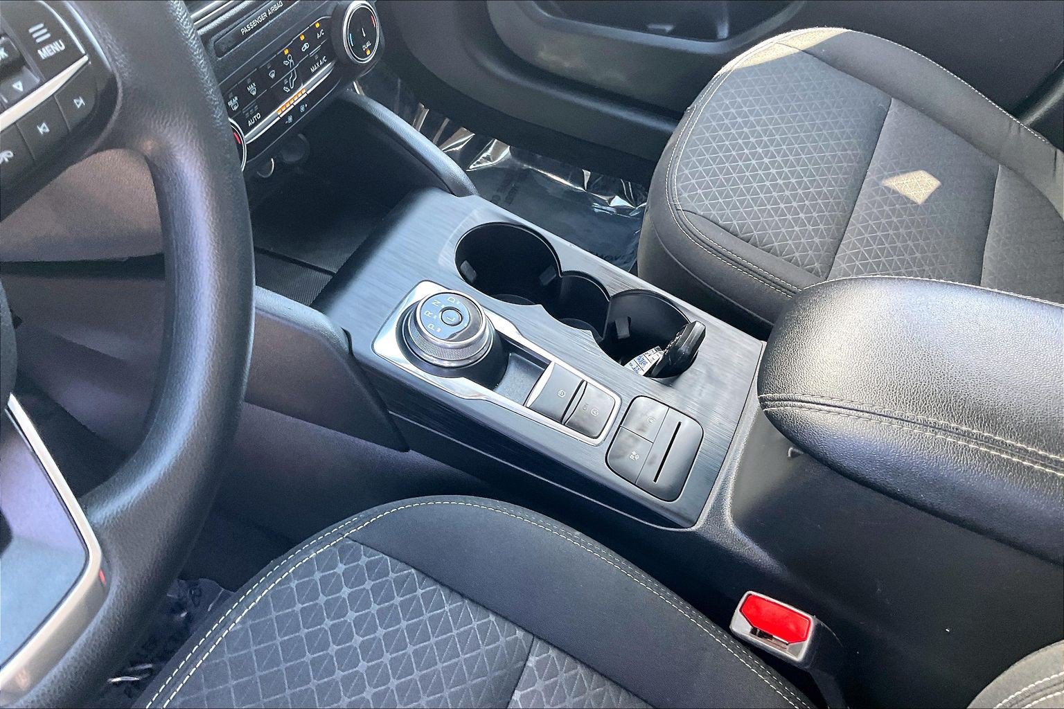 Used 2025 Ford Escape Active AWD/4WD image 22