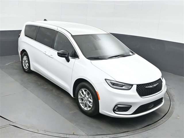 New 2026 Chrysler Pacifica Select image 36