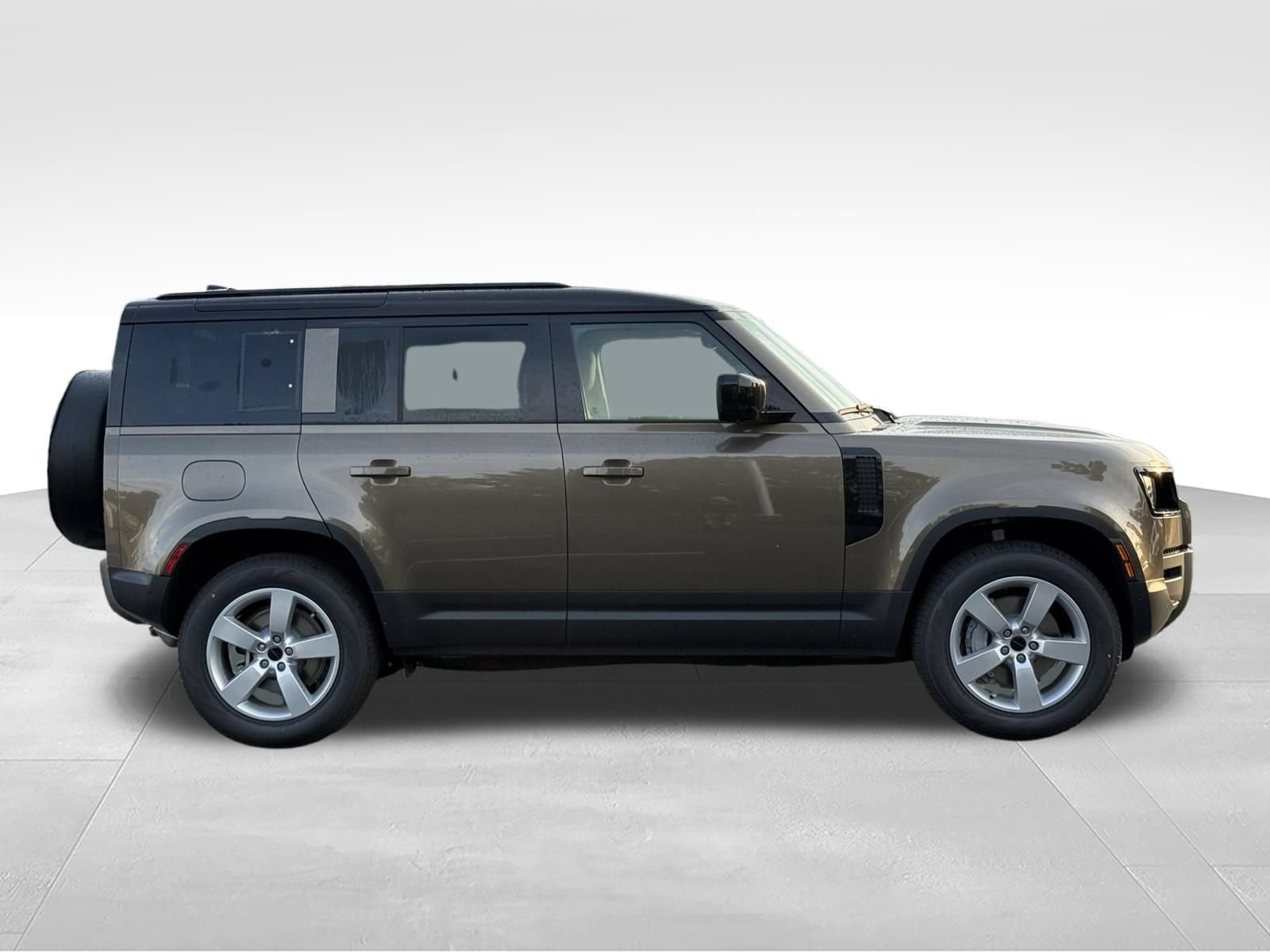 New 2026 Land Rover Defender 110 S AWD/4WD image 7