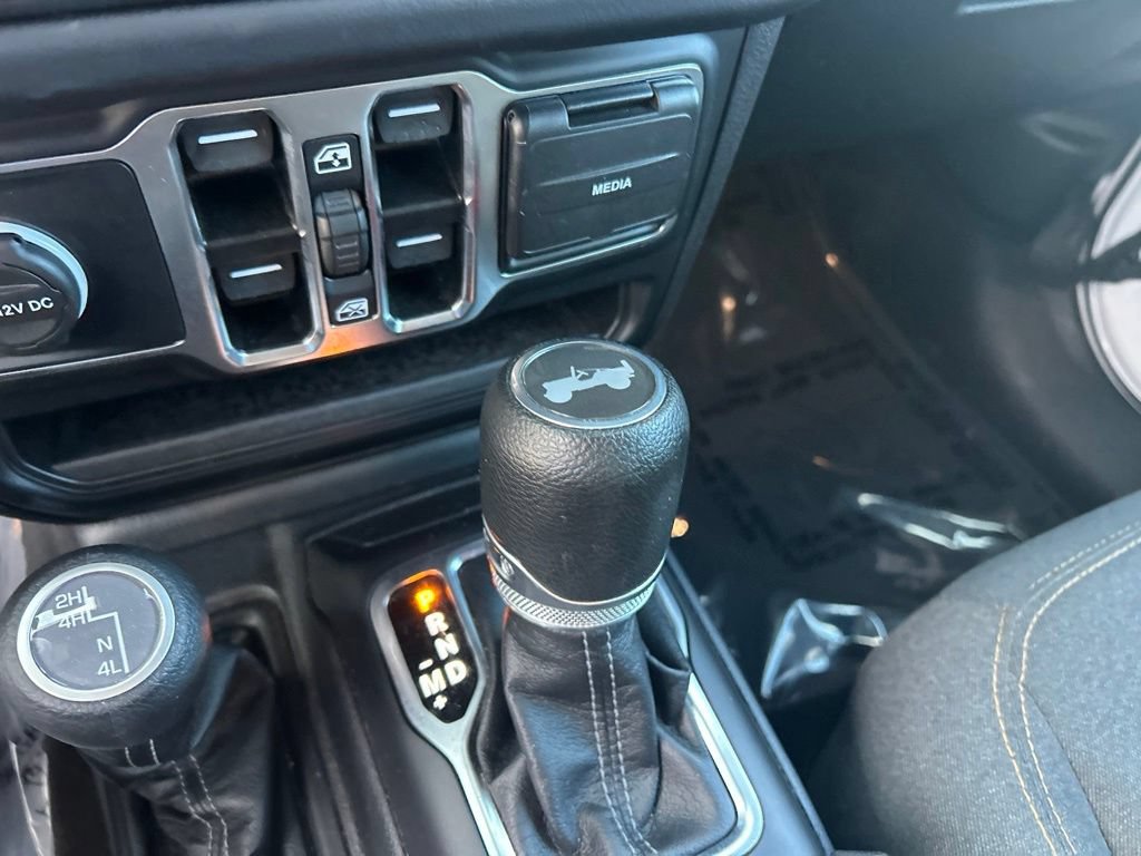 Used 2025 Jeep Wrangler Unlimited Sahara AWD/4WD image 15