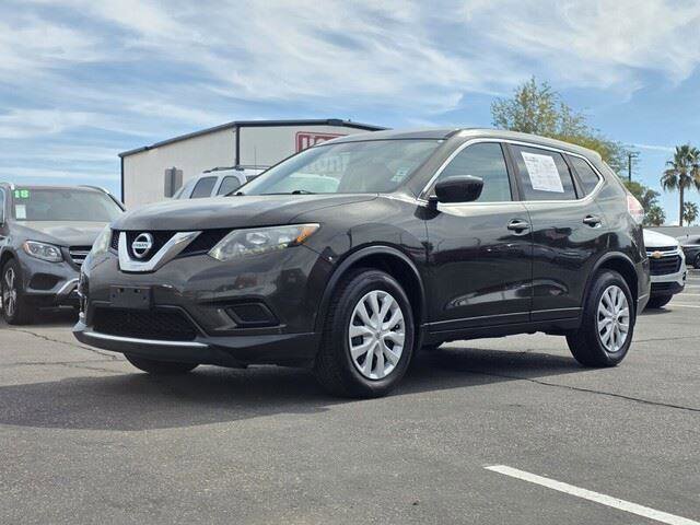 Used 2016 Nissan Rogue S w/ S Family Package FWD image 2