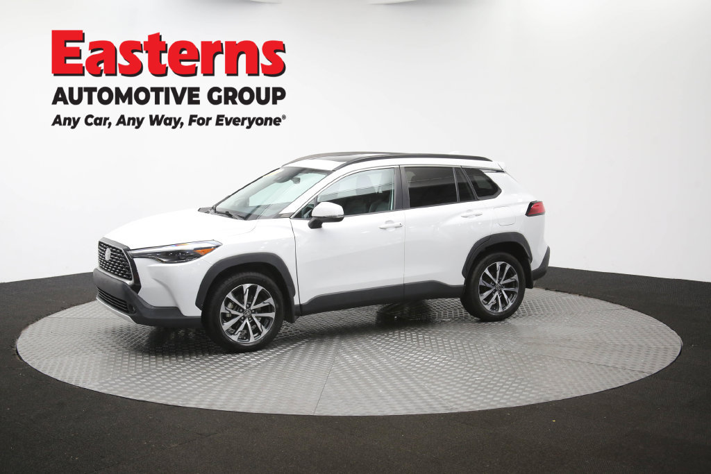 Used 2022 Toyota Corolla Cross XLE w/ Convenience Package AWD/4WD image 59