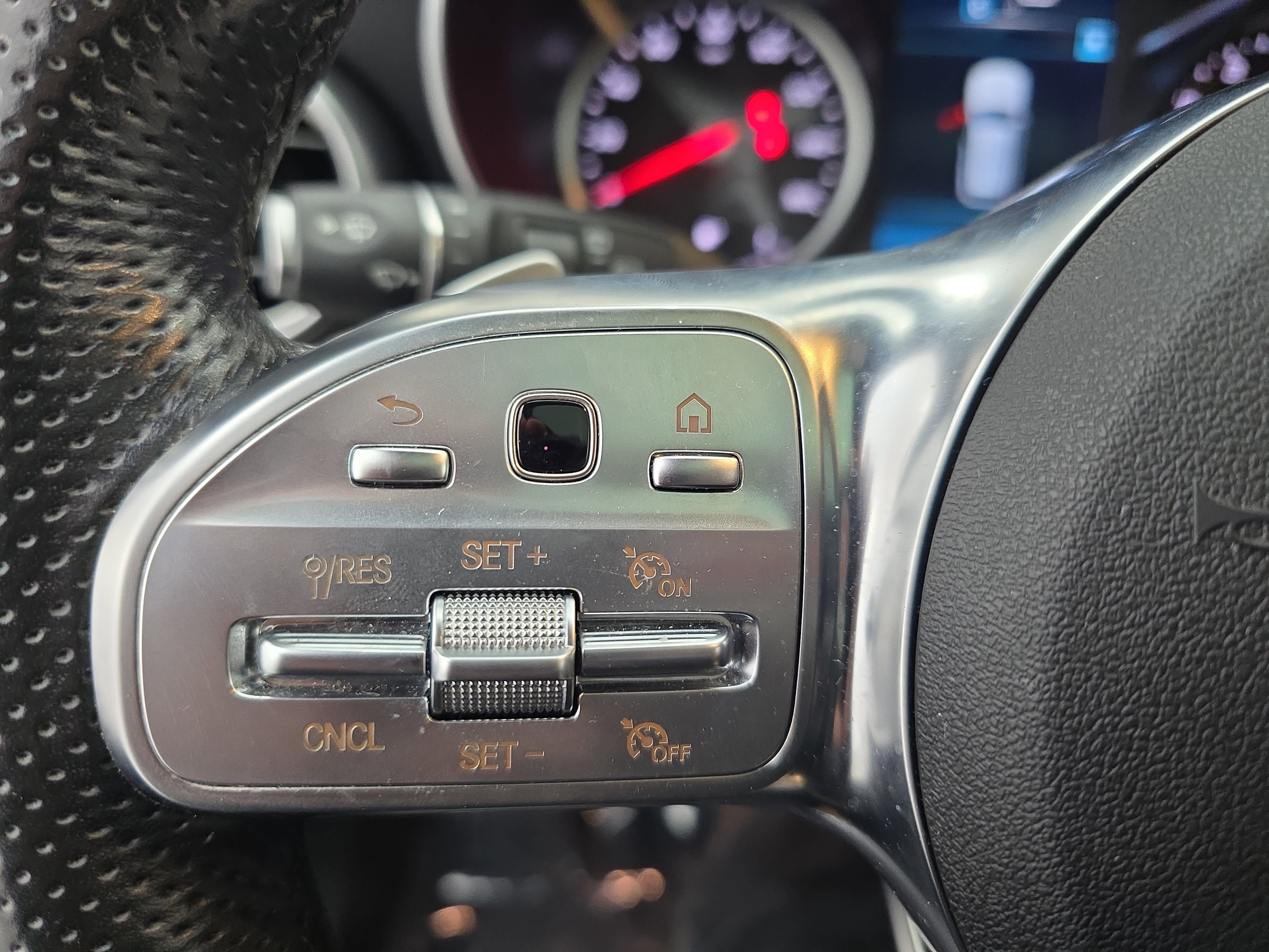 Used 2022 Mercedes-Benz GLC 300 image 17