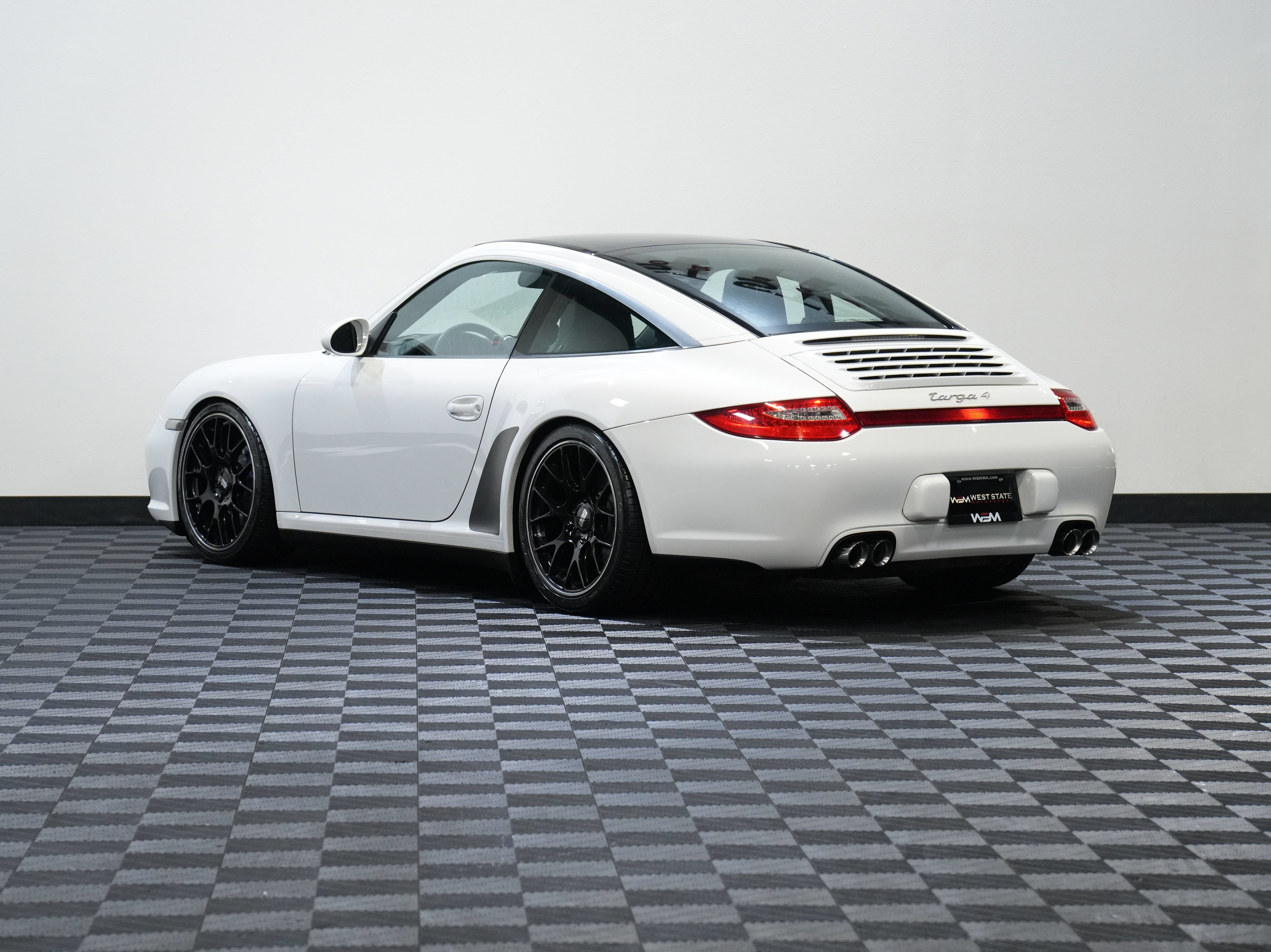 Used 2010 Porsche 911 Targa 4 AWD/4WD image 8